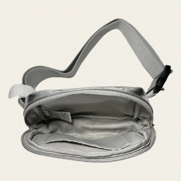 Gap Vegan Leather Metallic Belt Bag - Picture 6 of 6